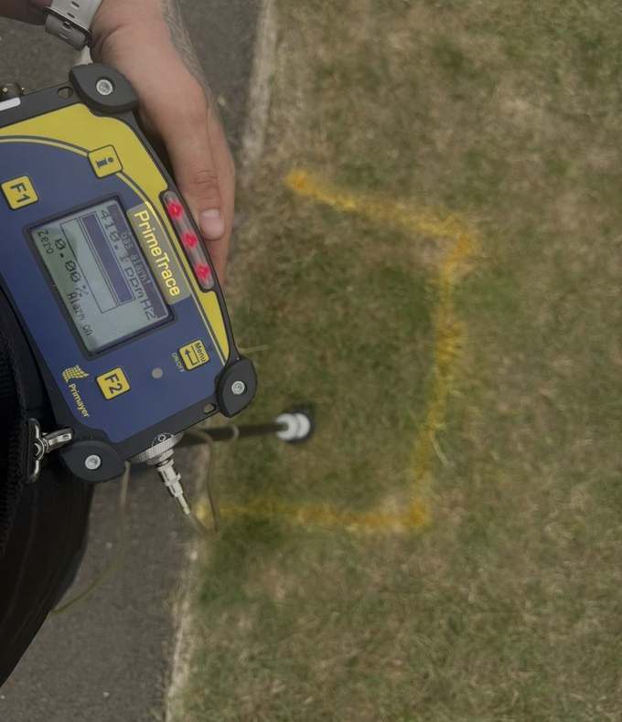 HUBB Group engineer conducting non-destructive leak detection in Chingford